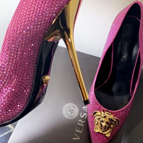 Versace - Picture 7 of 9